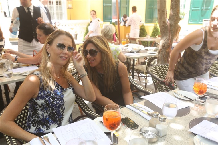 Les Fenetres Media Lunch